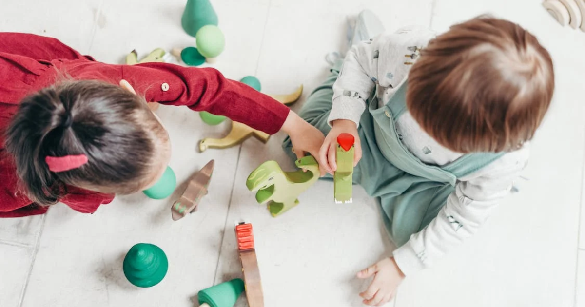 Kā izvēlēties rotaļlietas atbilstoši bērna vecumam un attīstības posmam